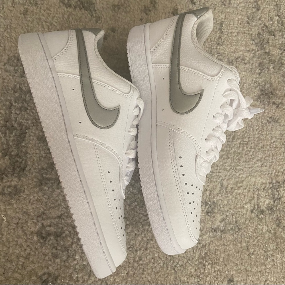Nike Court Vision Low womens SZ 7 shoe white and silver worn once